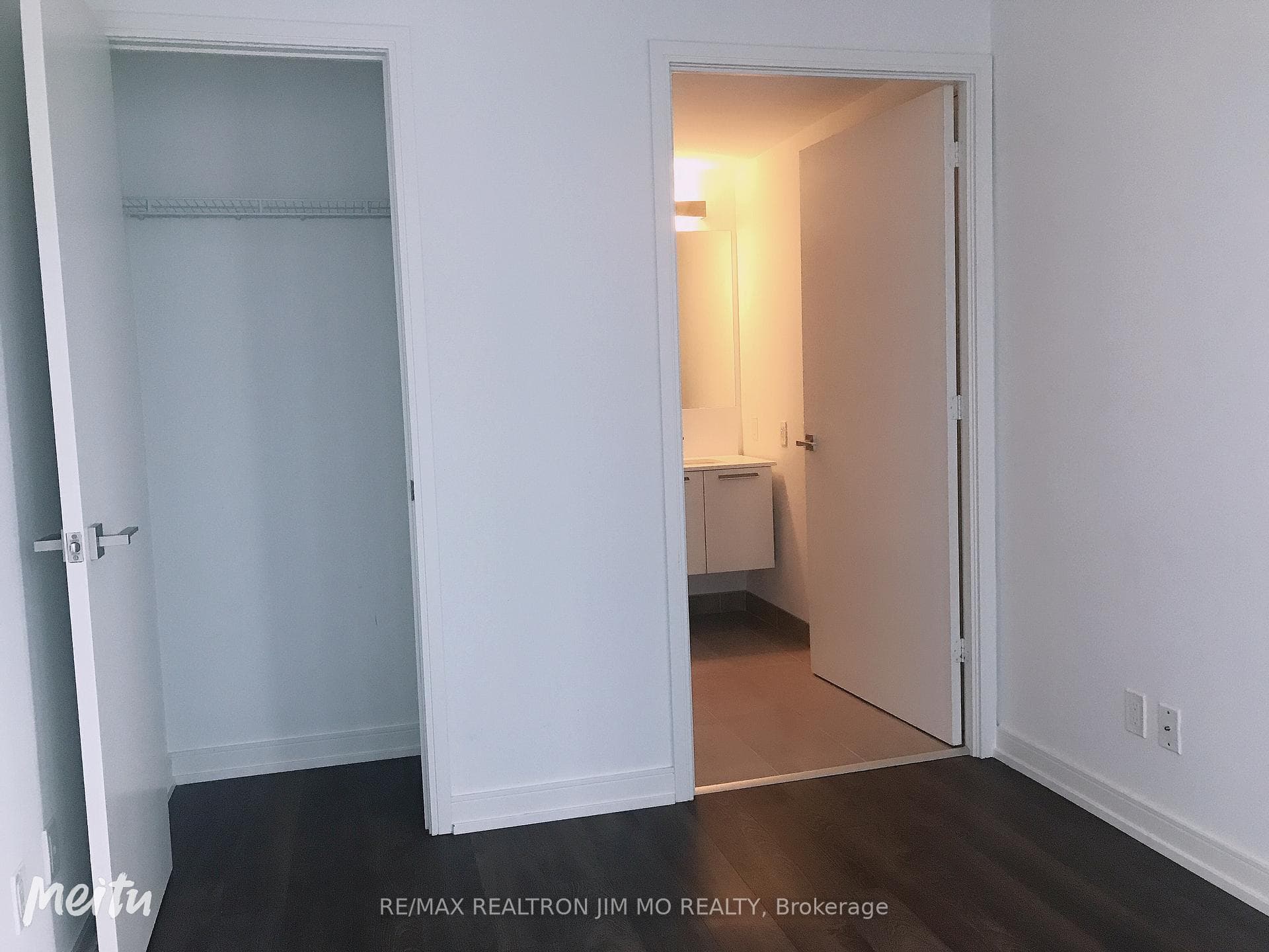 28 Wellesley Street Unit 2506 photo 12