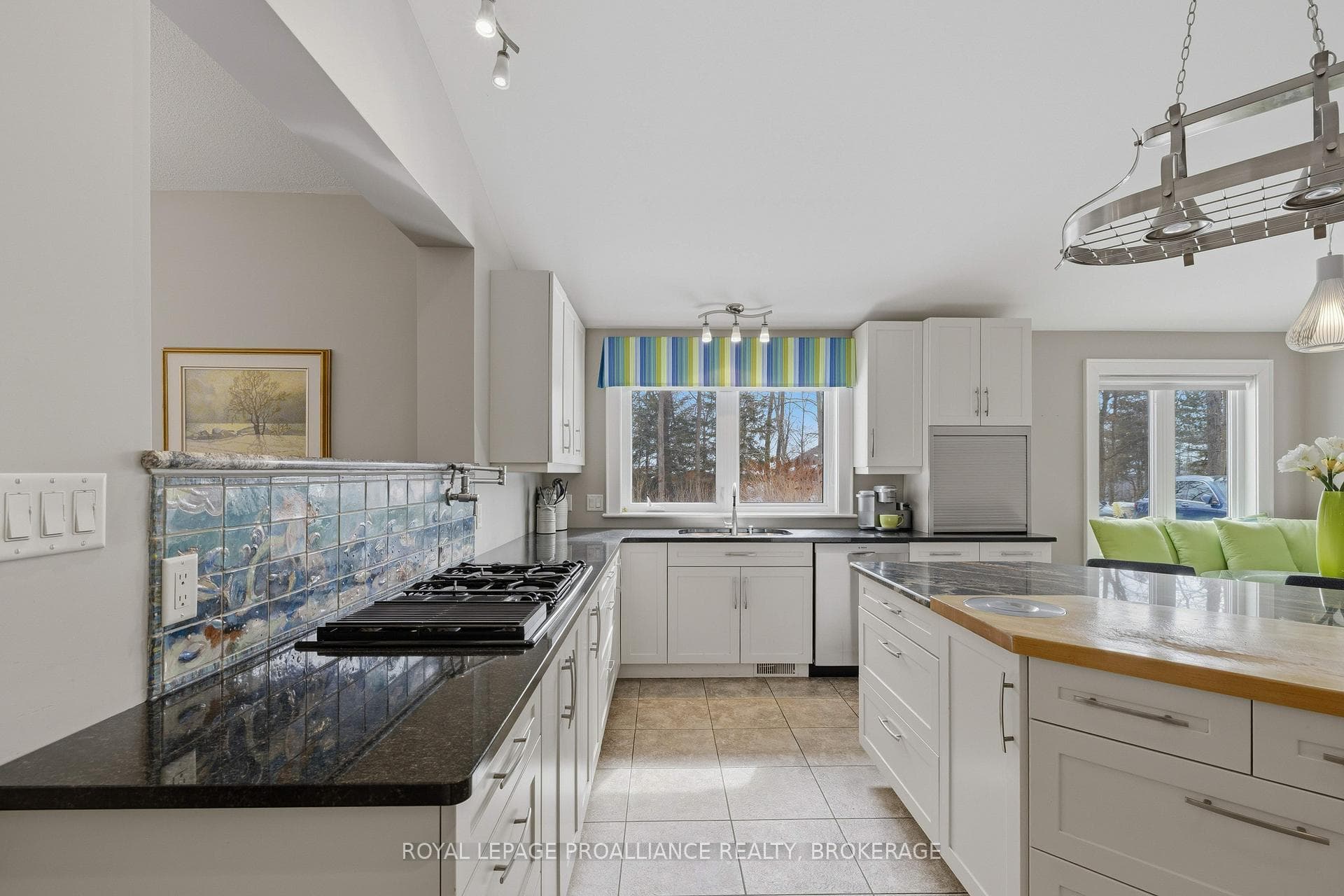 27 Riverside Drive photo 12