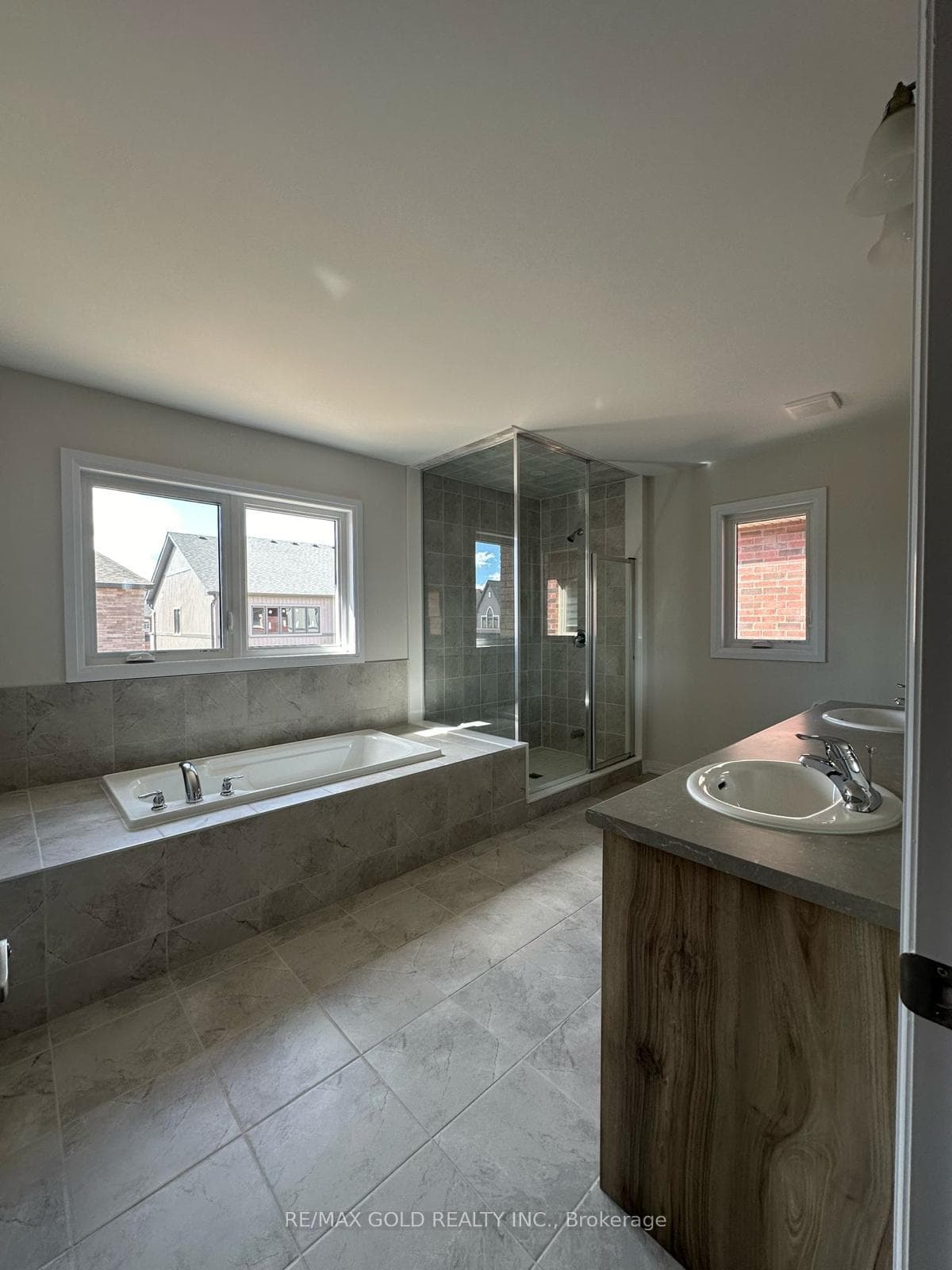 157 Raftis Street photo 19