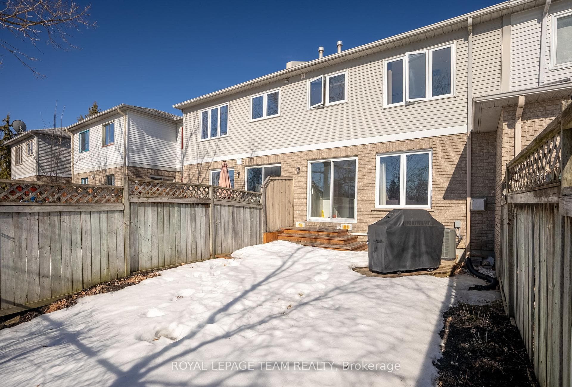 64 Westpointe Crescent photo 20