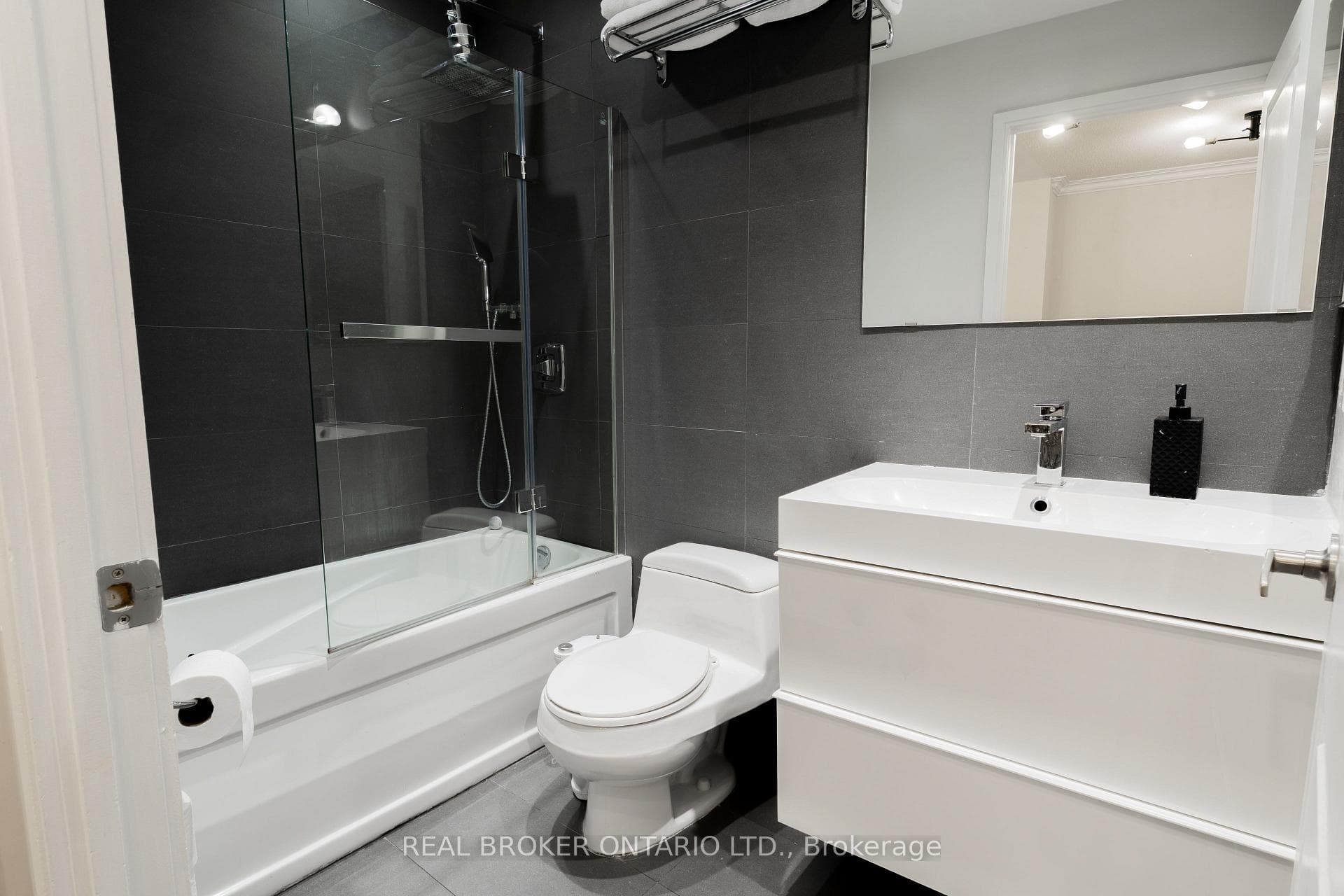 90 Absolute Avenue Unit 2107 photo 13