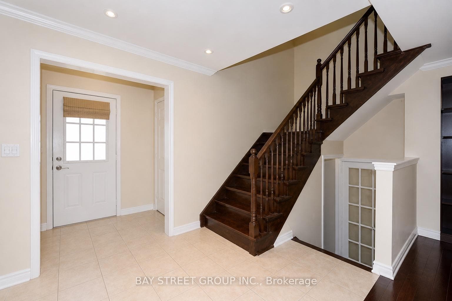 506 Bur Oak Avenue photo 5
