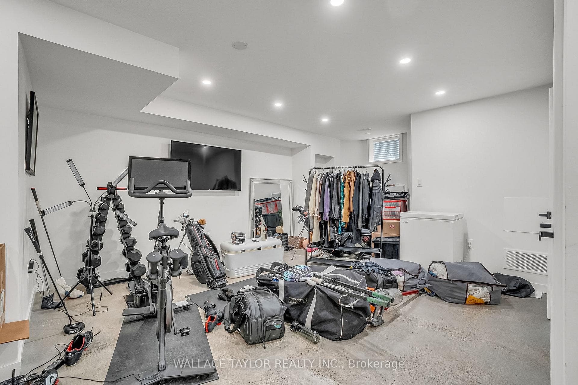 193 Perth Avenue photo 44