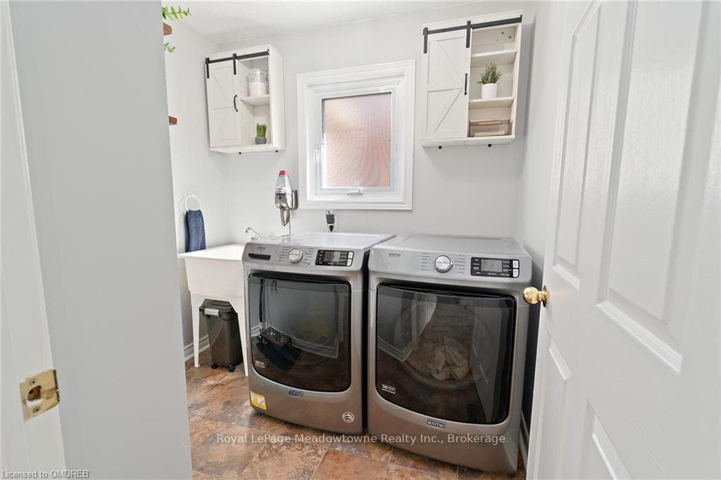9 RUDDELL Crescent photo 17