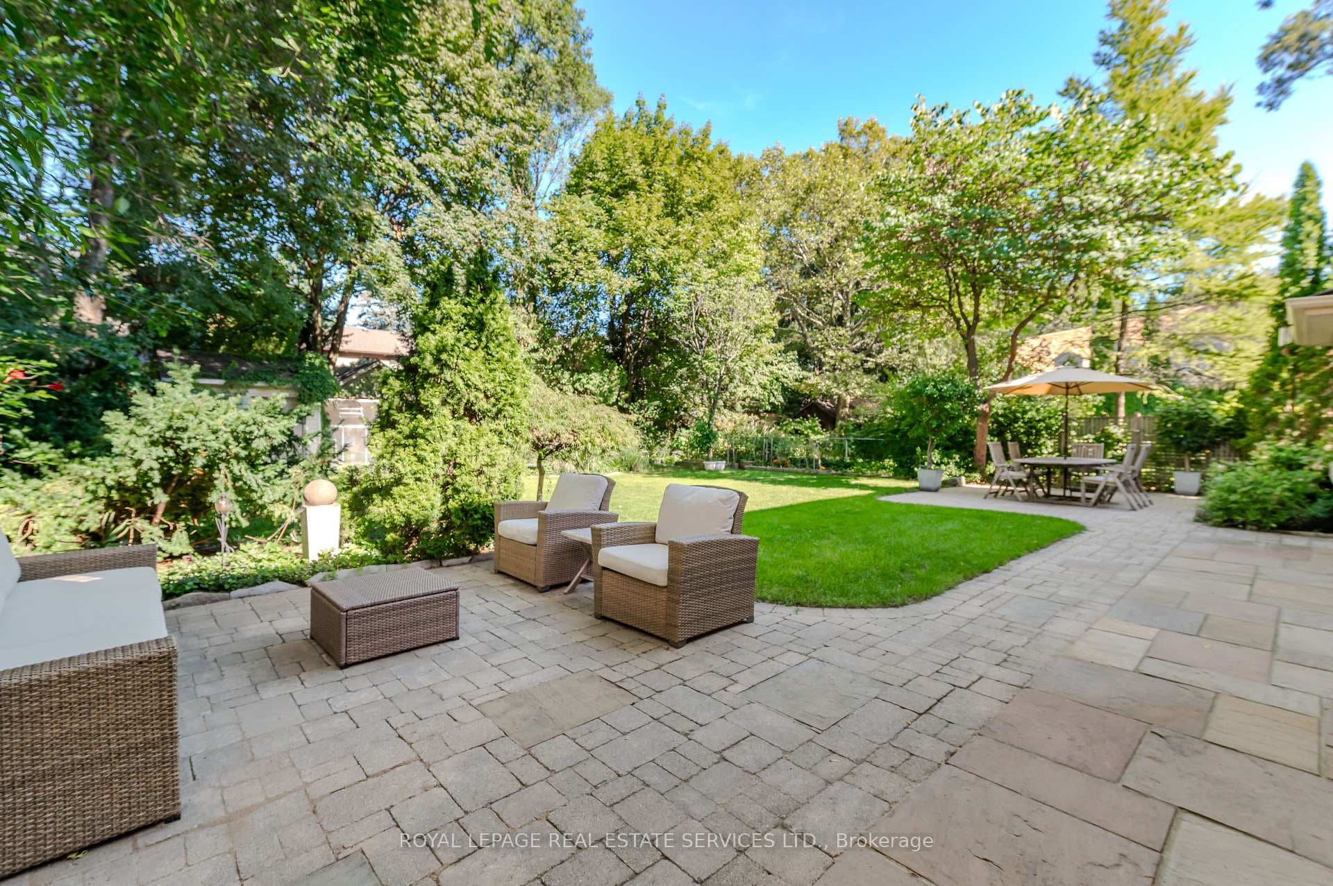 6 Ashley Park Road photo 44