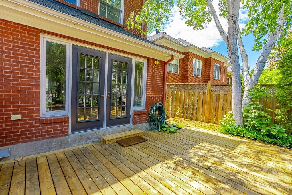 43 RIDEAU Terrace photo 7