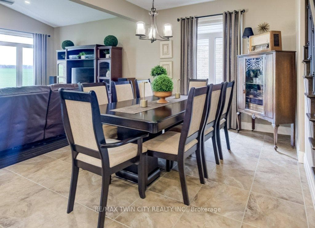 92 Kropf Drive photo 10
