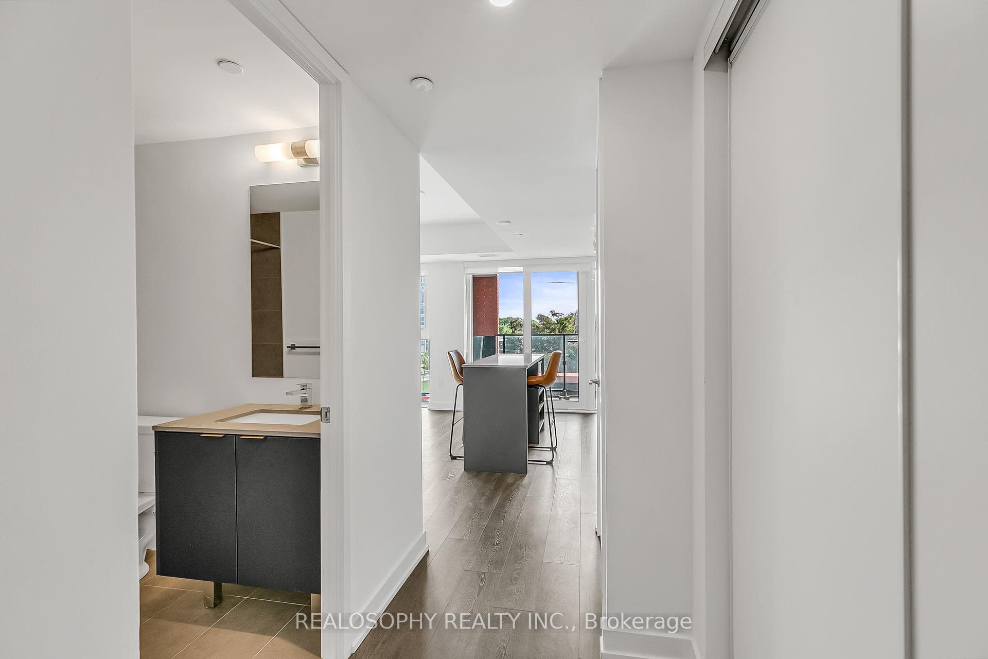 8 Tippett Road Unit 306 photo 8