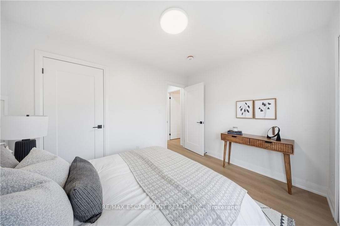 11 Garside Avenue photo 16
