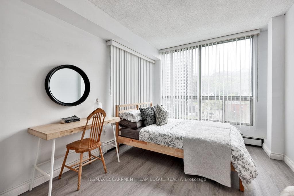 150 Charlton Avenue Unit 1705 photo 17