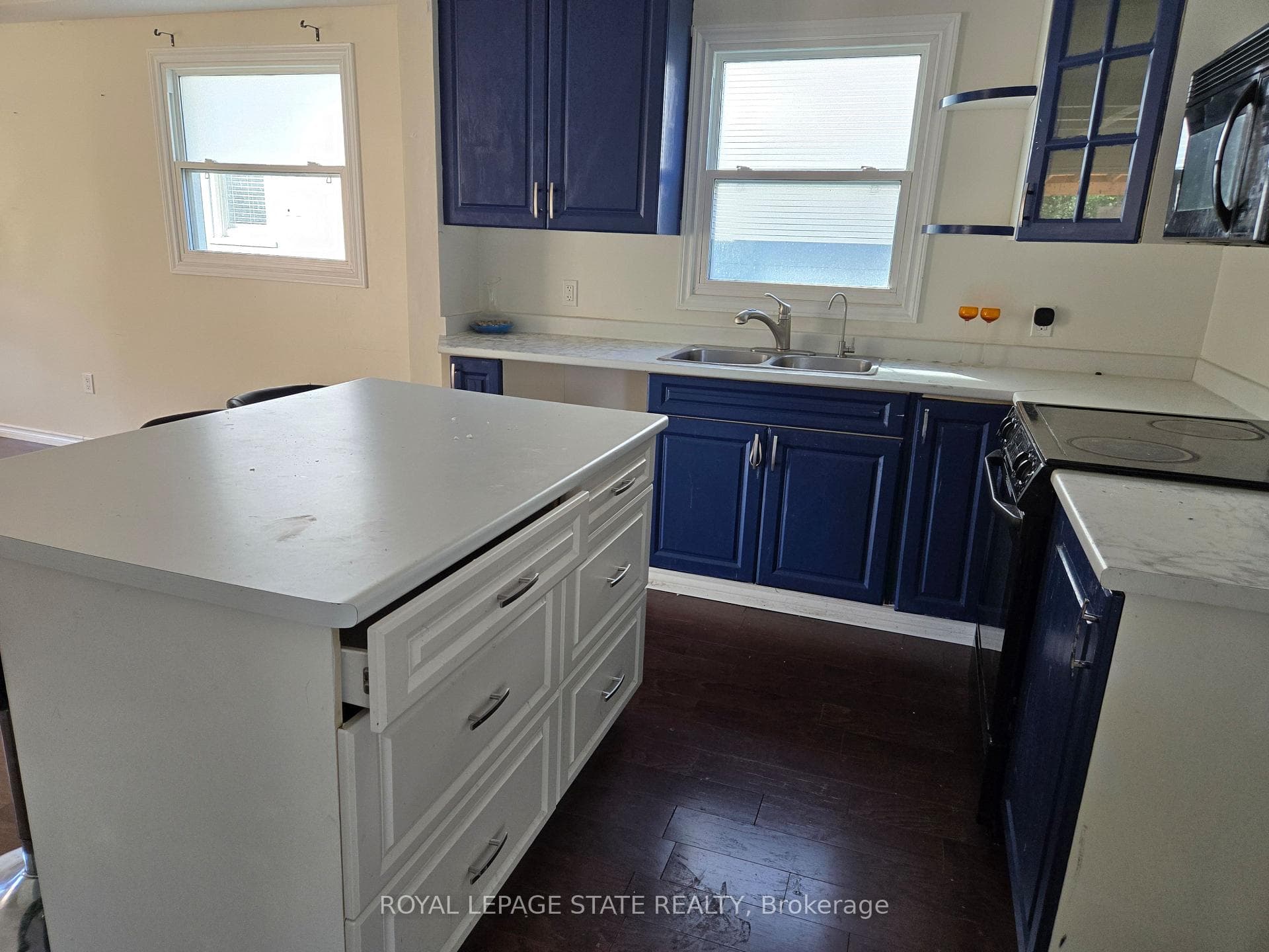 4249 Elgin Street photo 8