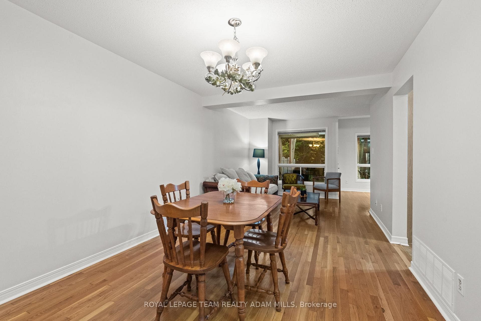 194 Blackdome Crescent photo 7