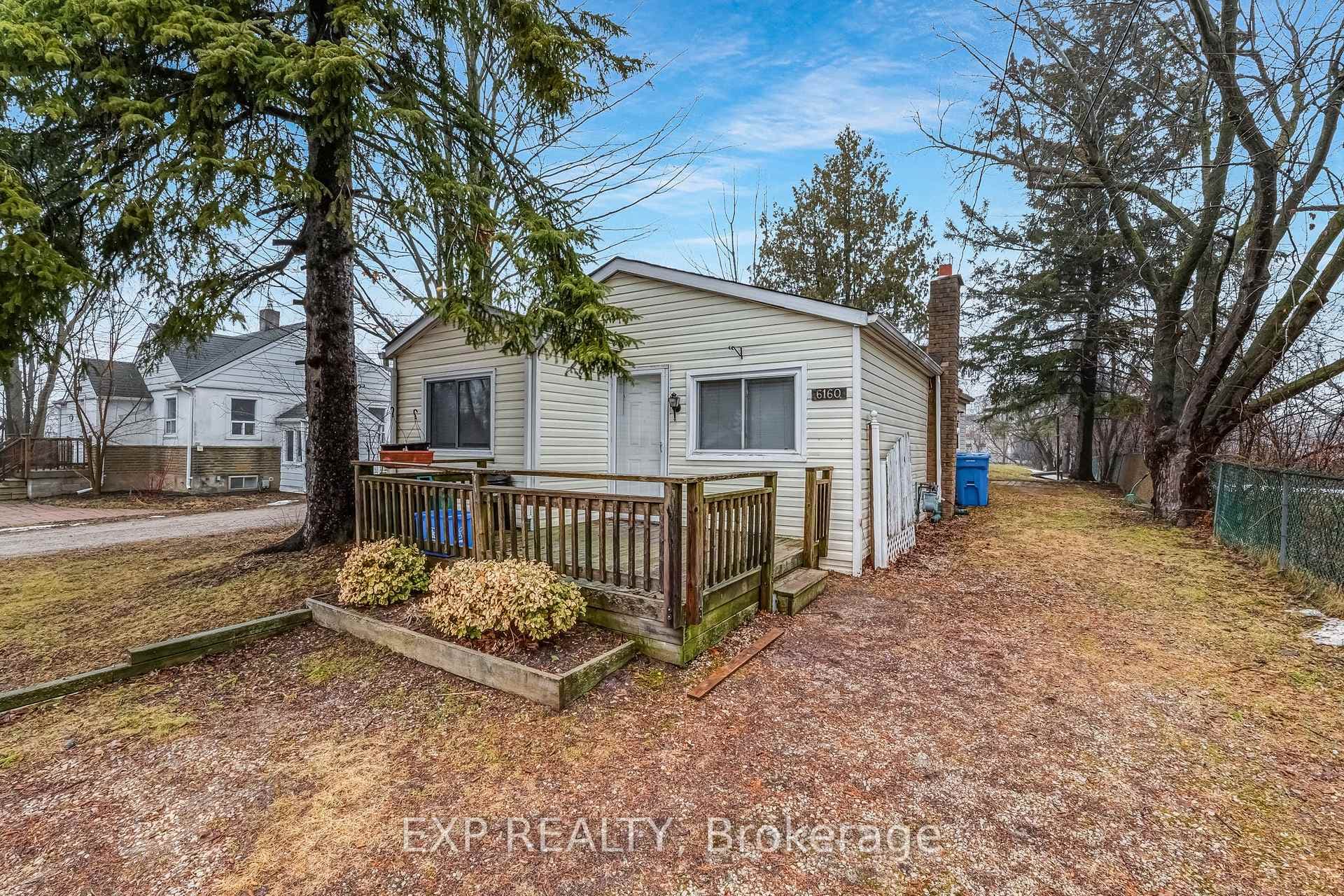 6160 King Road photo 2