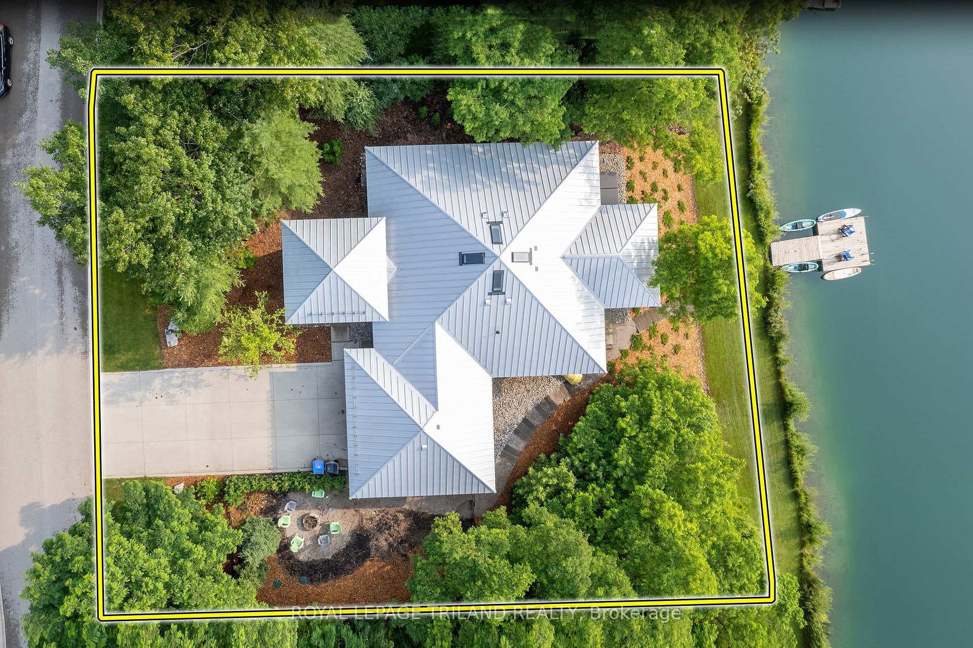 .377 acre lakefront lot!