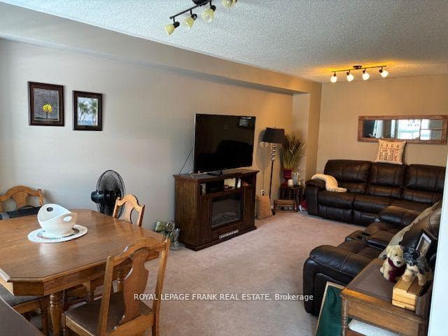 115 Candlebrook Drive photo 4