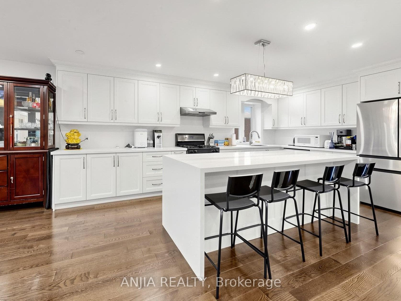 8 Applefield Drive photo 8