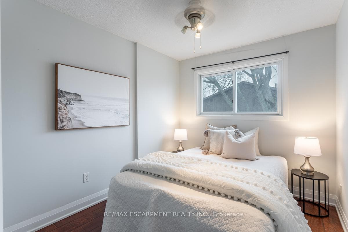 2301 Cavendish Drive Unit 130 photo 19