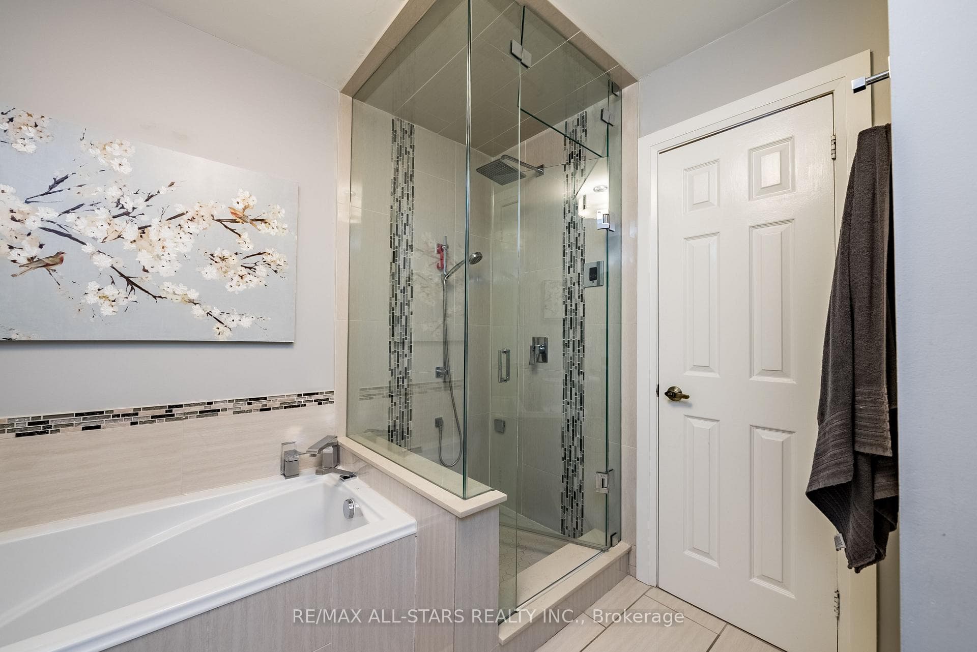 145 Fincham Avenue photo 23
