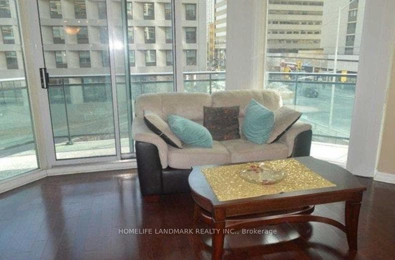 300 Bloor Street Unit 507 photo 6