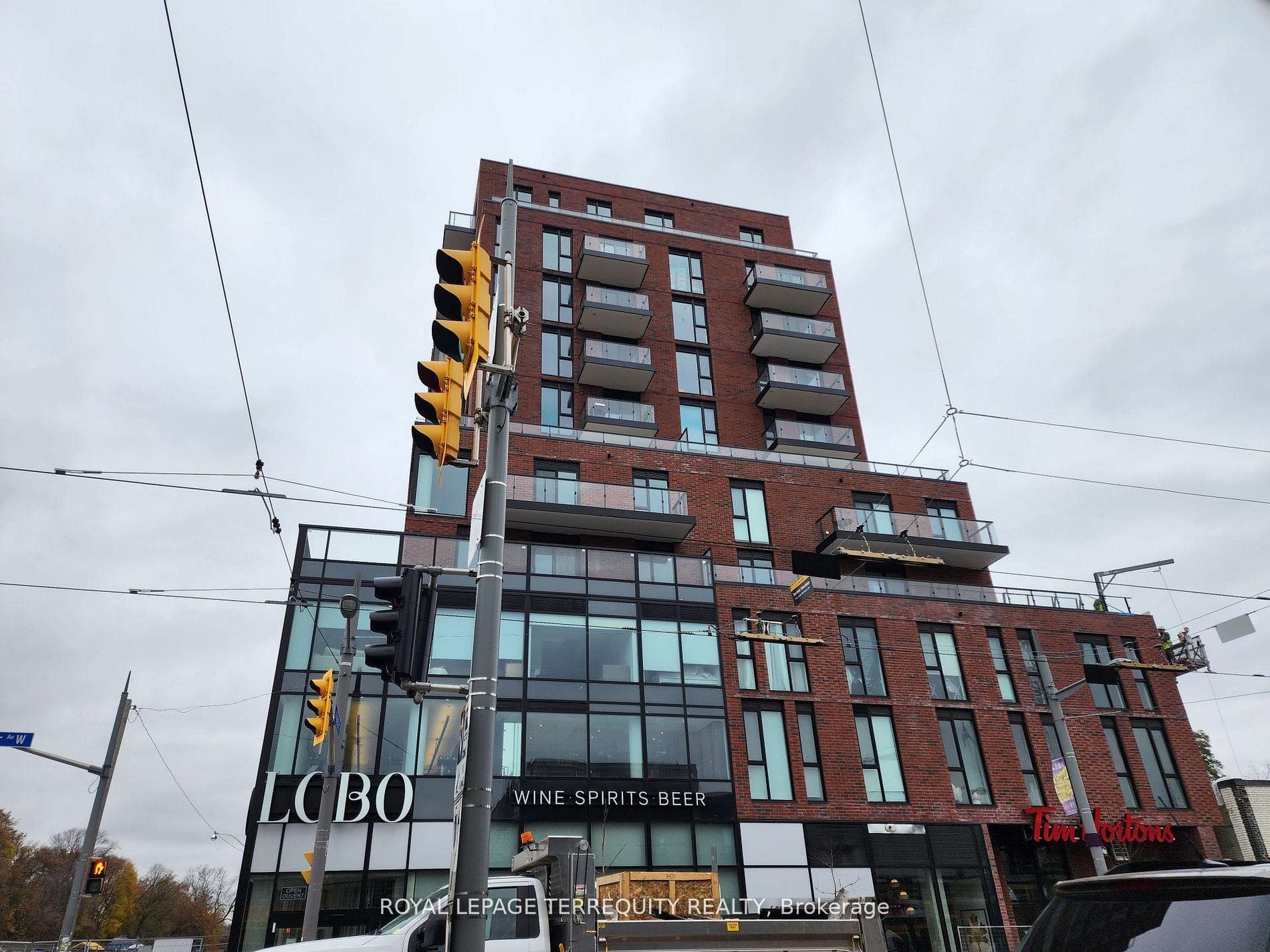 185 Alberta Avenue Unit 809 photo 16