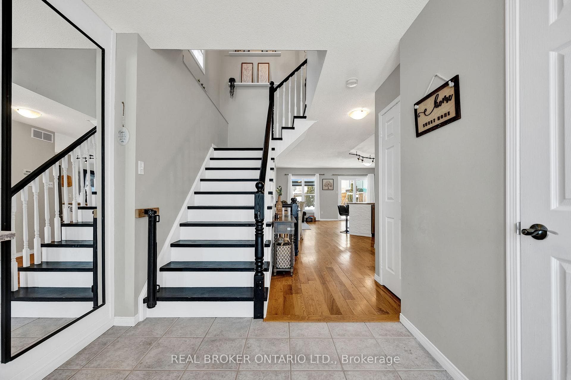 75 Peglar Crescent photo 4