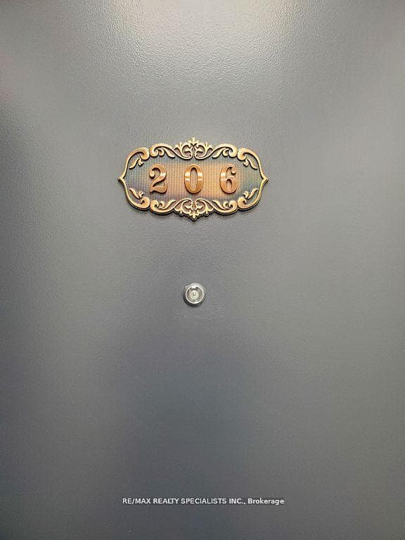 307 King Street Unit 206 photo 2