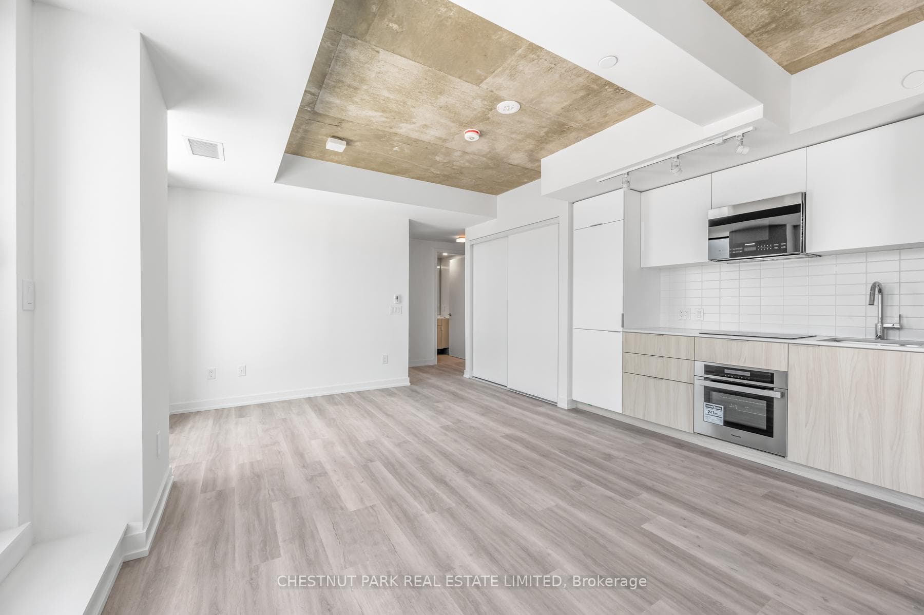 28 Eastern Avenue Unit 805 photo 11