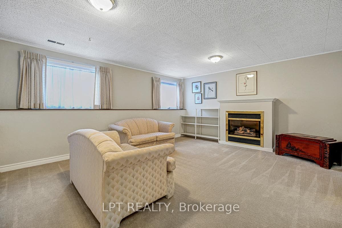 1772 Dunkirk Crescent photo 34