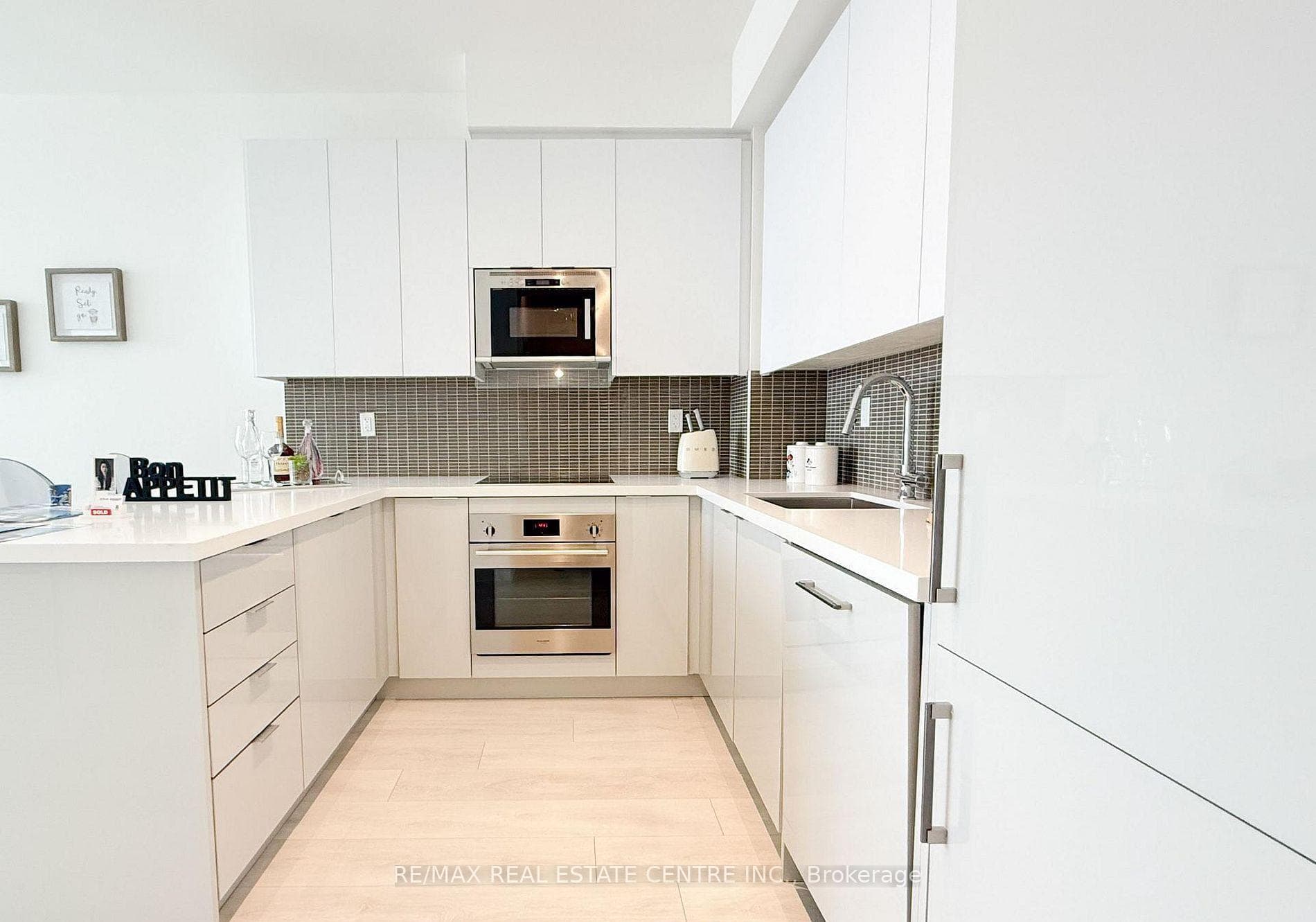 2916 Highway 7 Road Unit 1210 photo 6