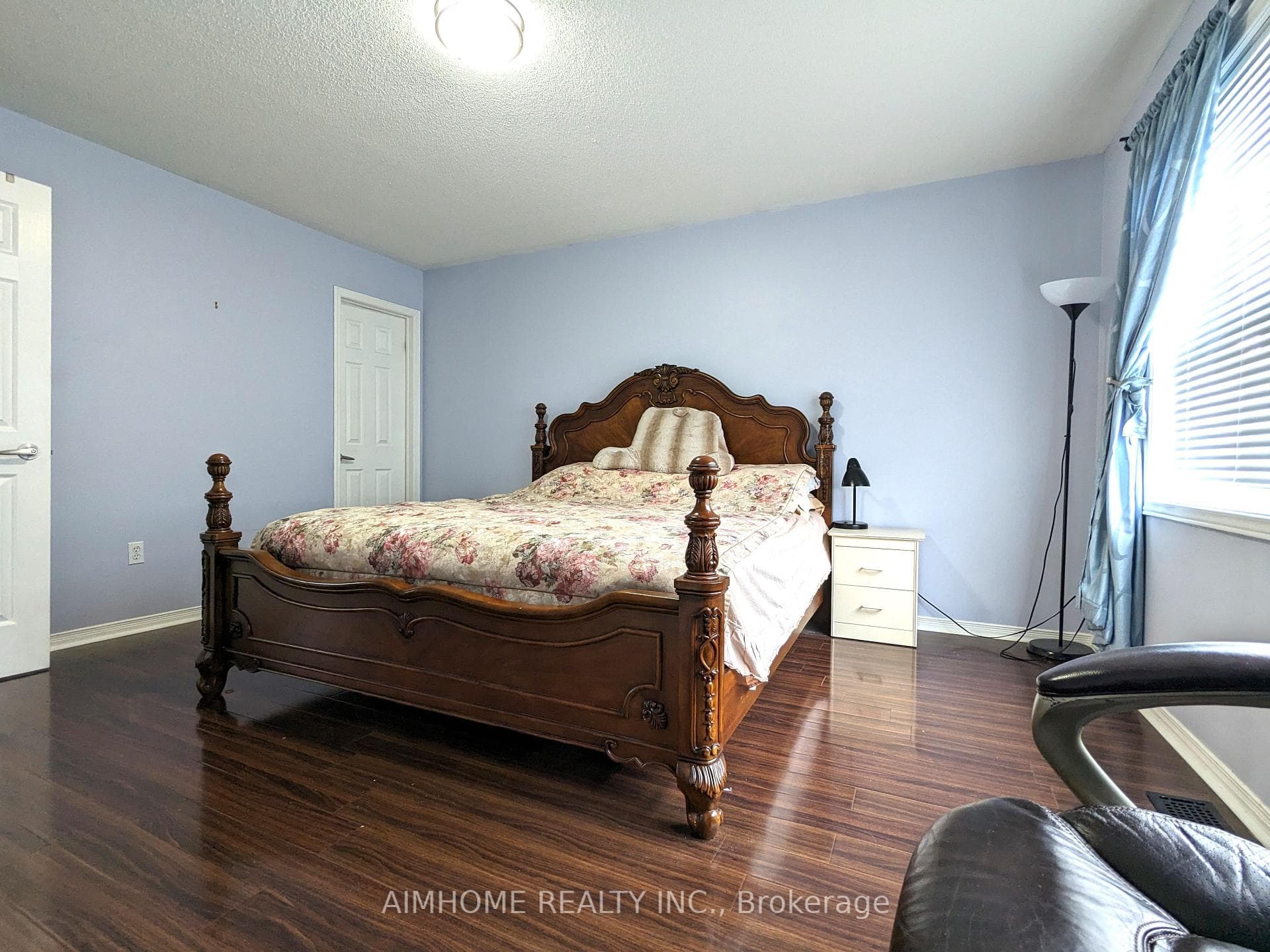 376 Marble Place photo 16