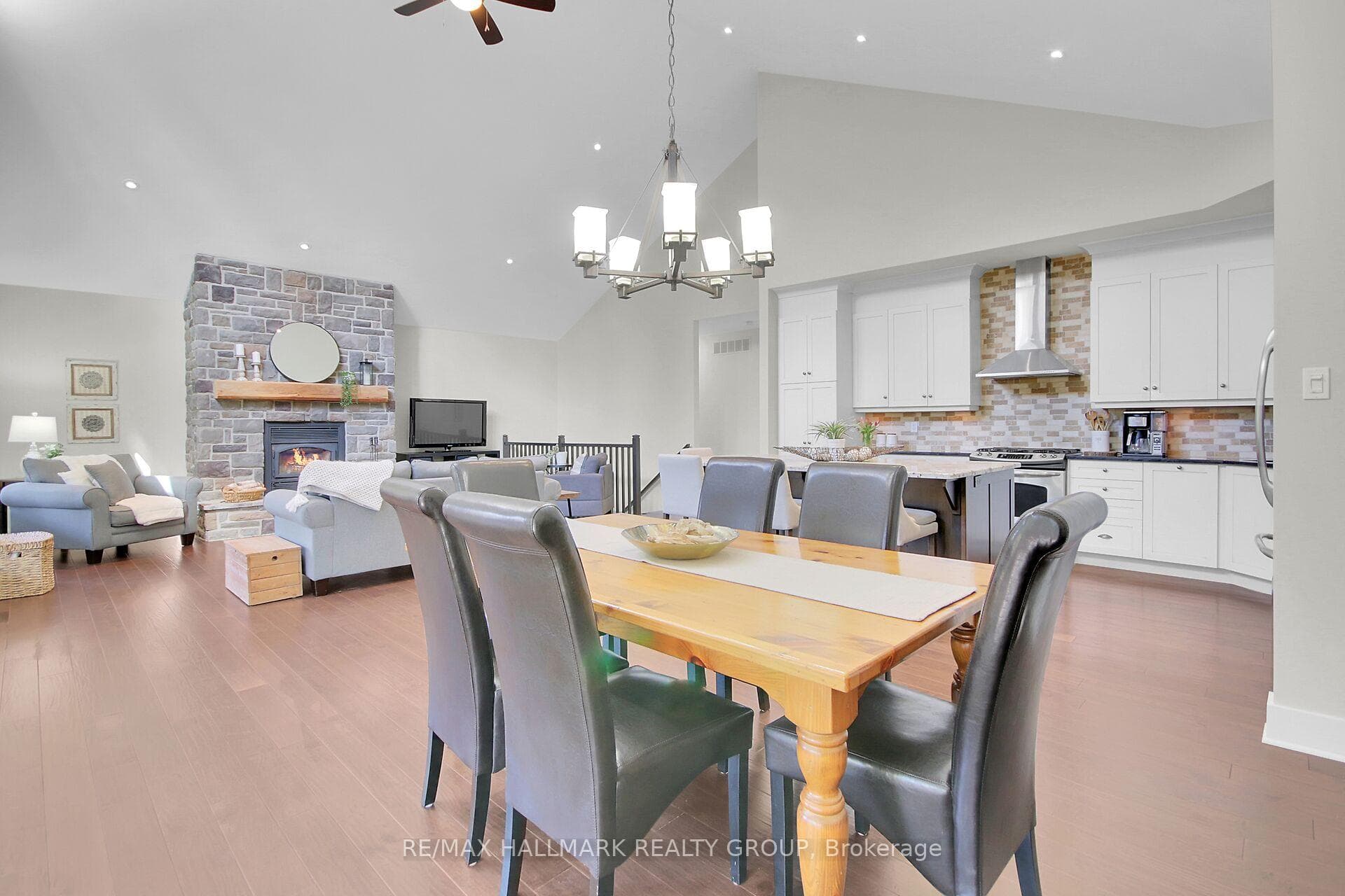 Great view of the whole living area space