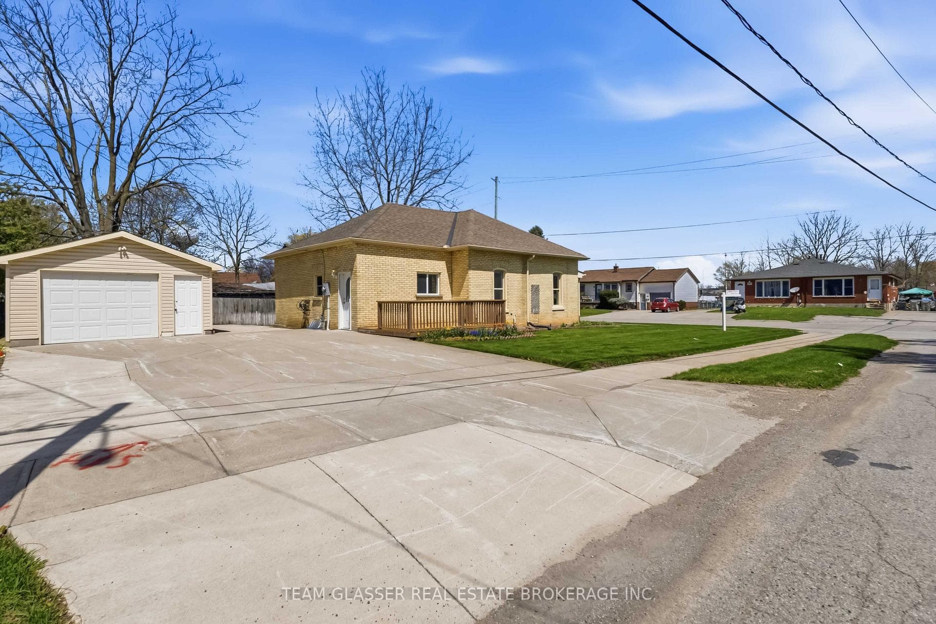 208 ELLOR Street photo 26