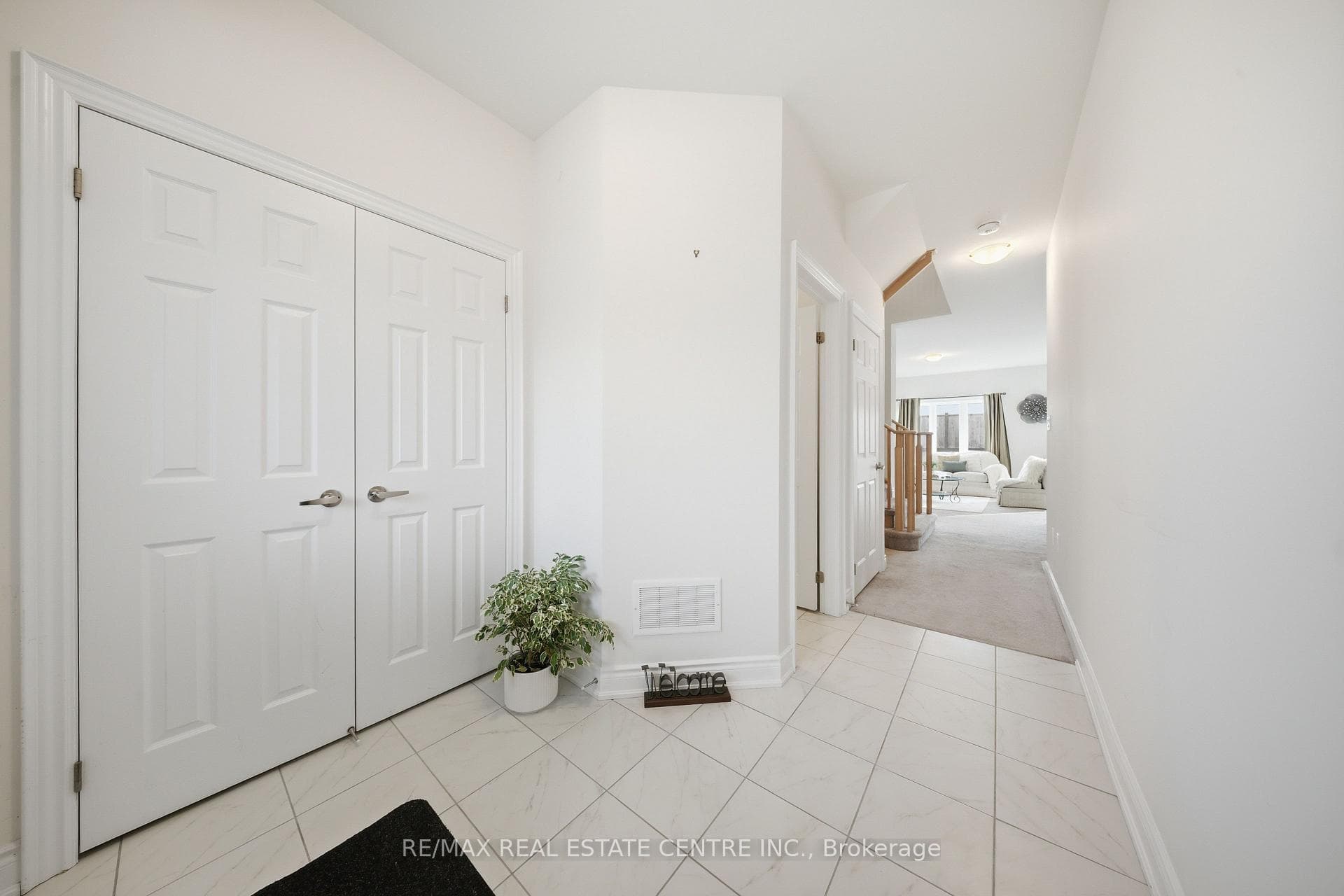 524 Brooks Street photo 7