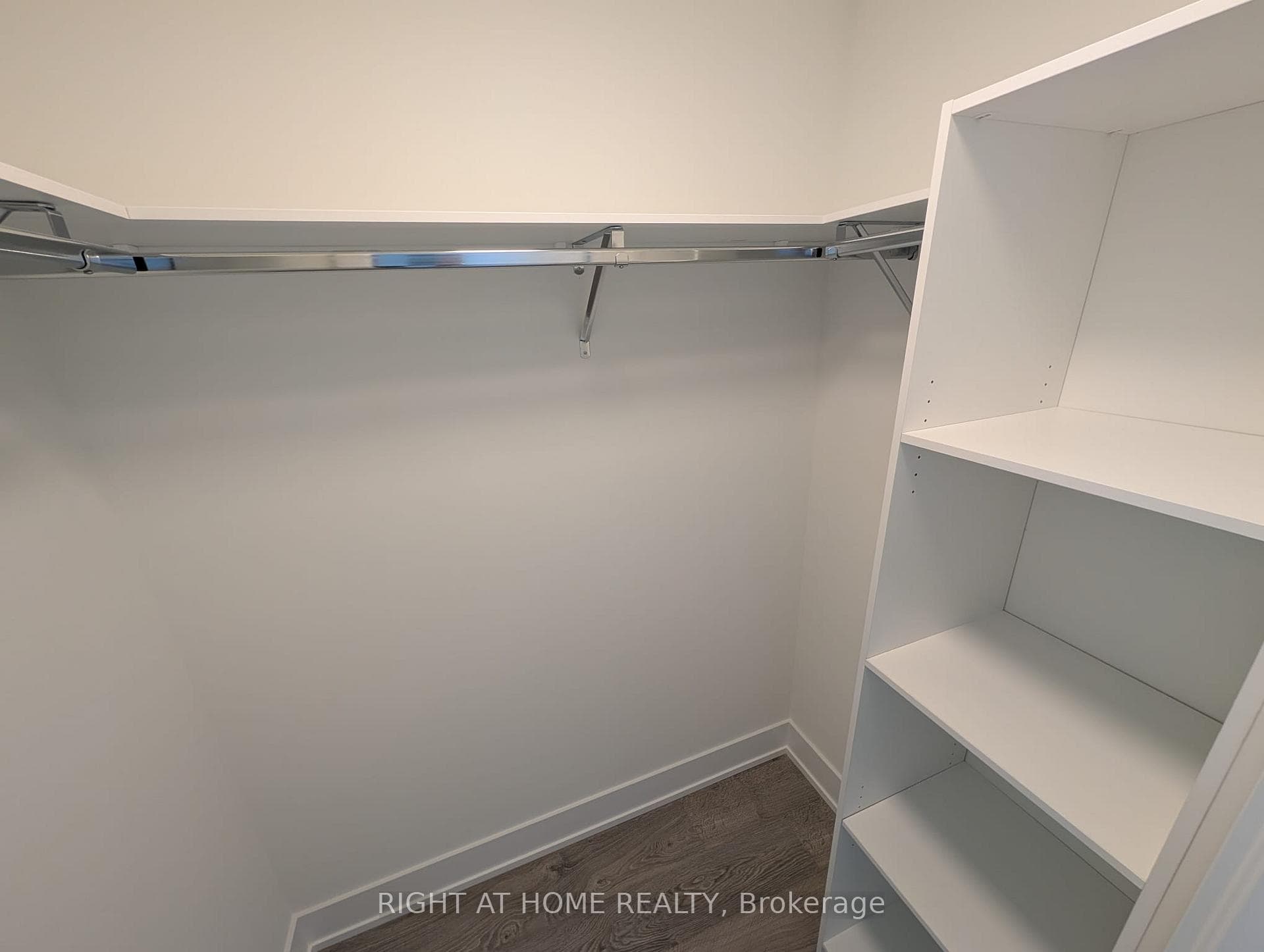 858 Dupont Street Unit 824 photo 12