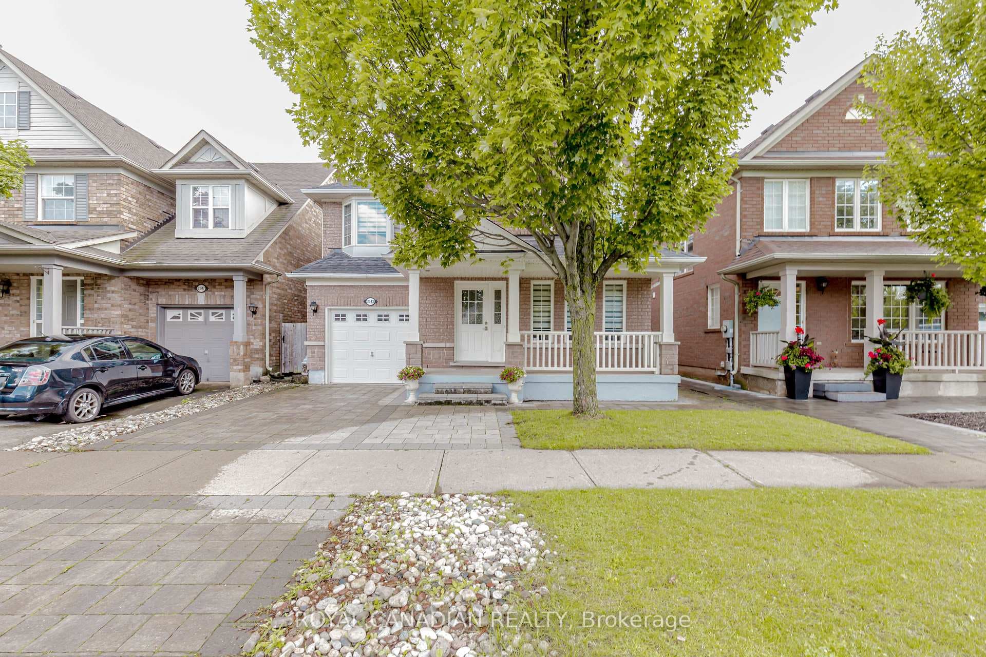2543 Nettlecreek Crescent photo 1