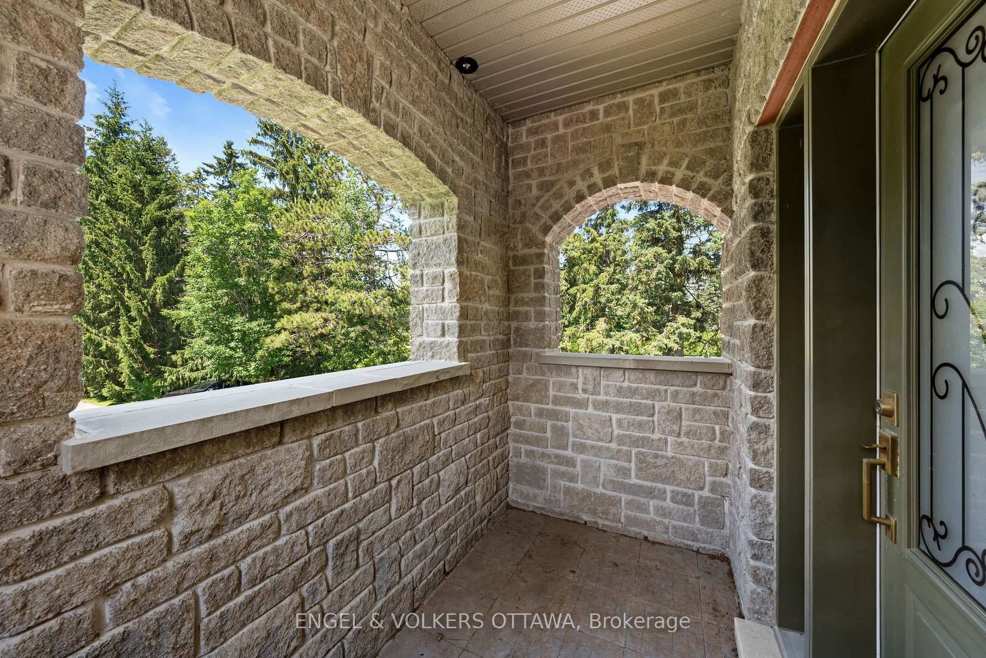 5833A Rideau Valley Drive photo 30