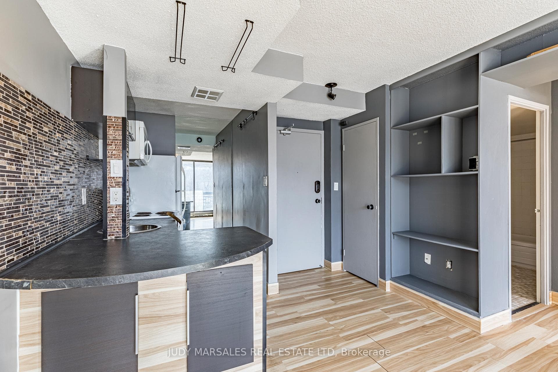 150 Charlton Avenue Unit 2107 photo 3