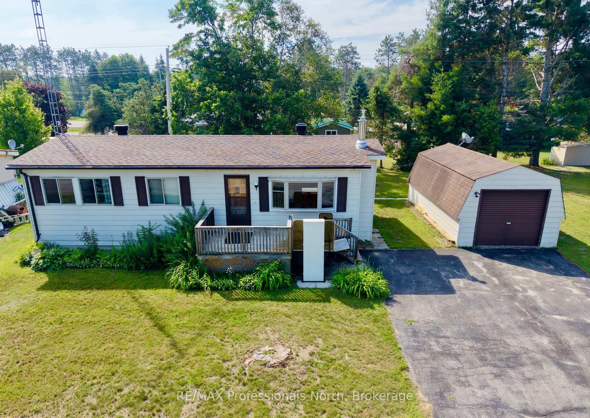 1034 Eighth Lane photo 1