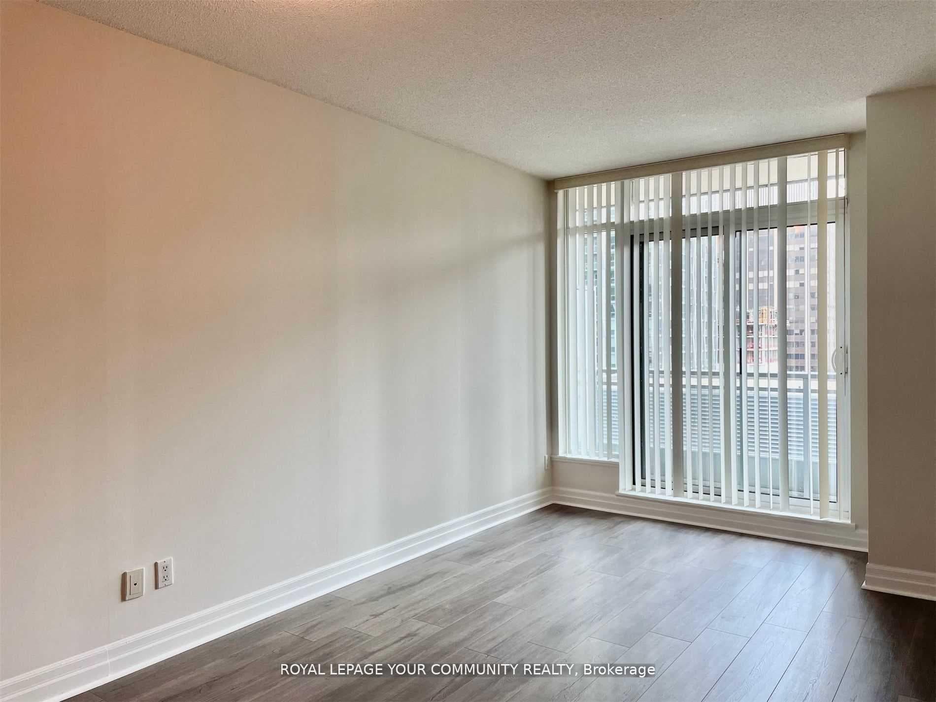 8 Scollard Street Unit 1006 photo 14