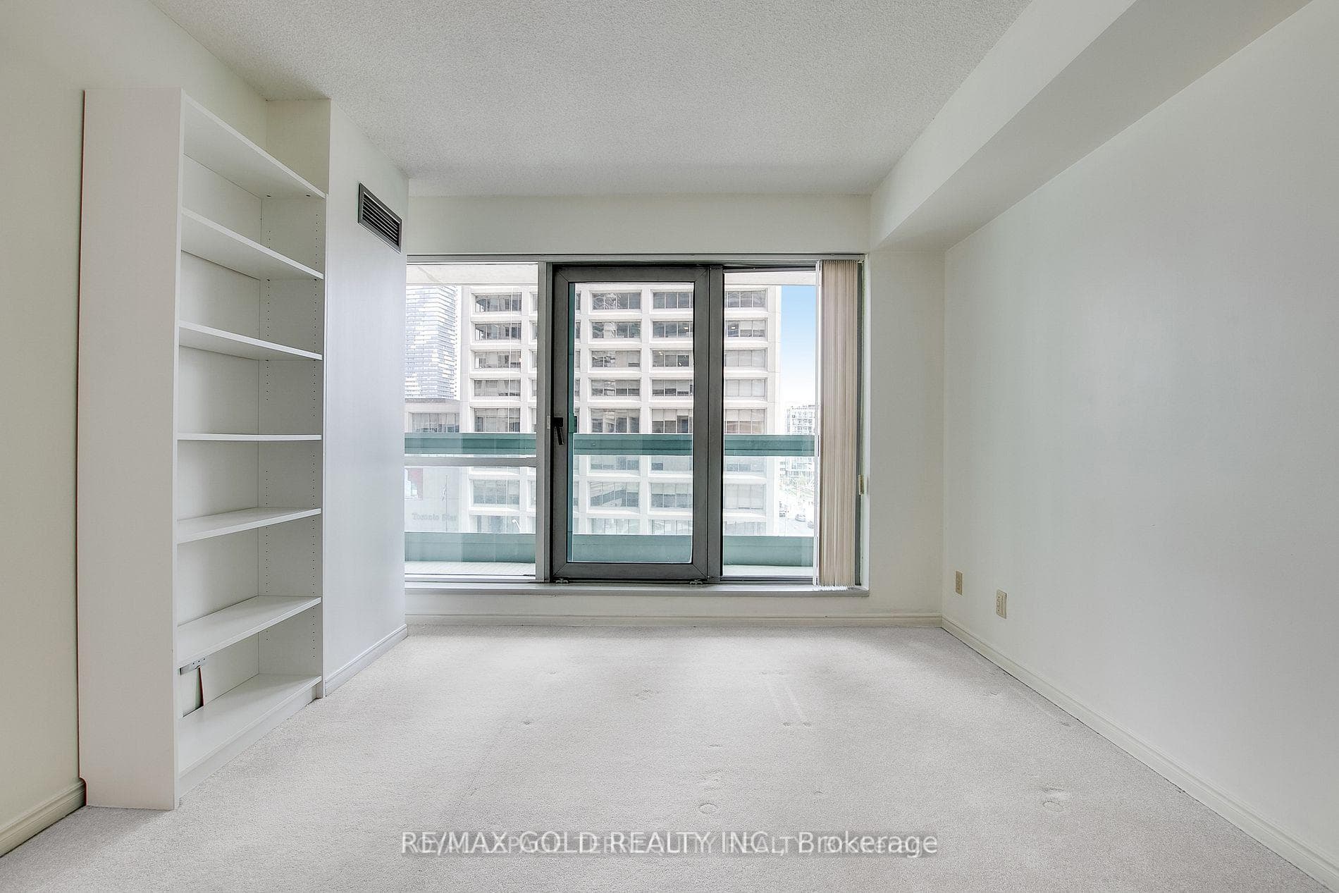 10 Queens Quay Unit 603 photo 8