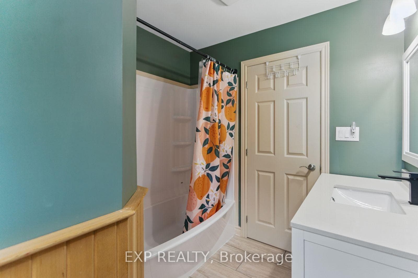 104 SCHOLFIELD Avenue photo 11
