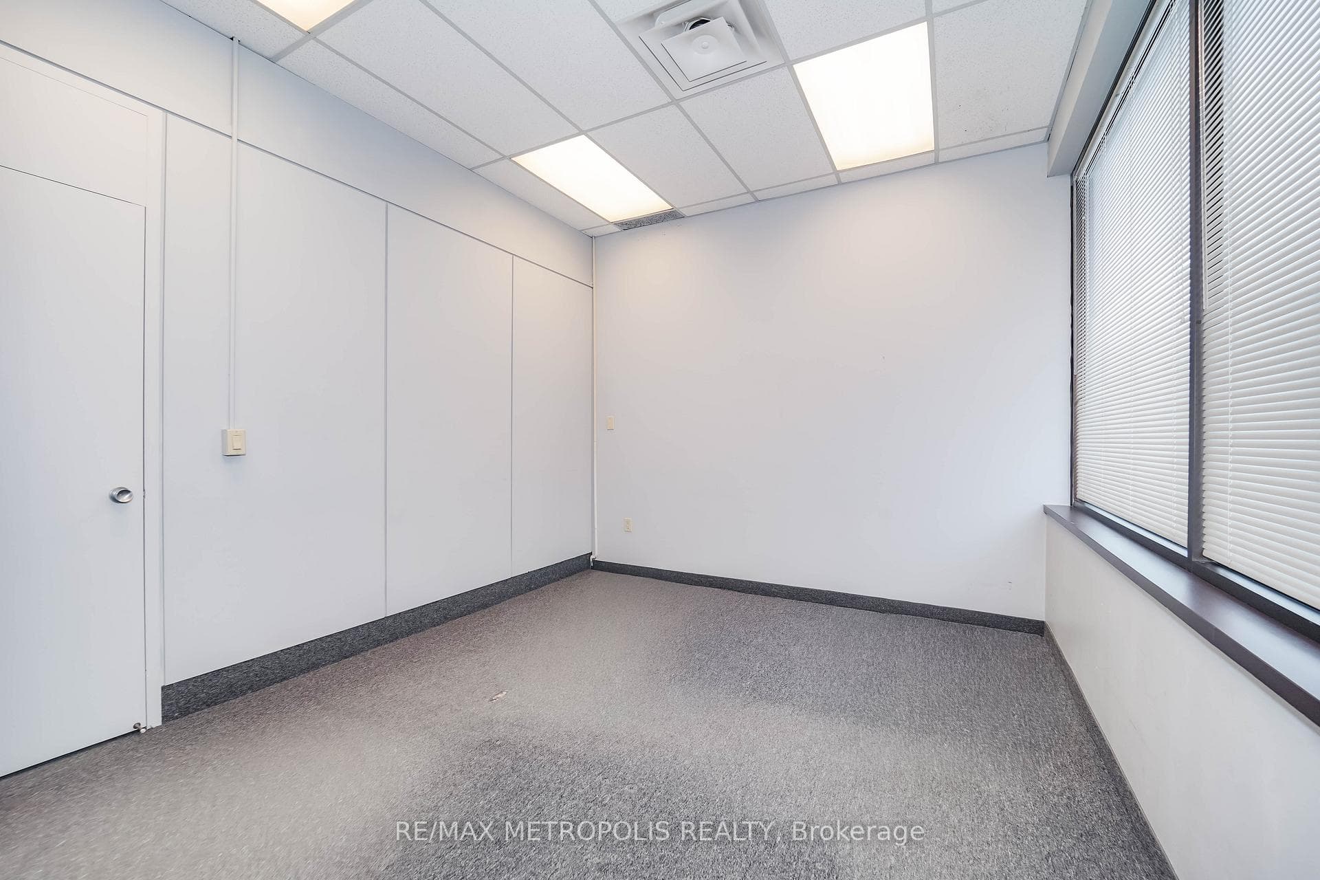21 Essa Road Unit 1 photo 28