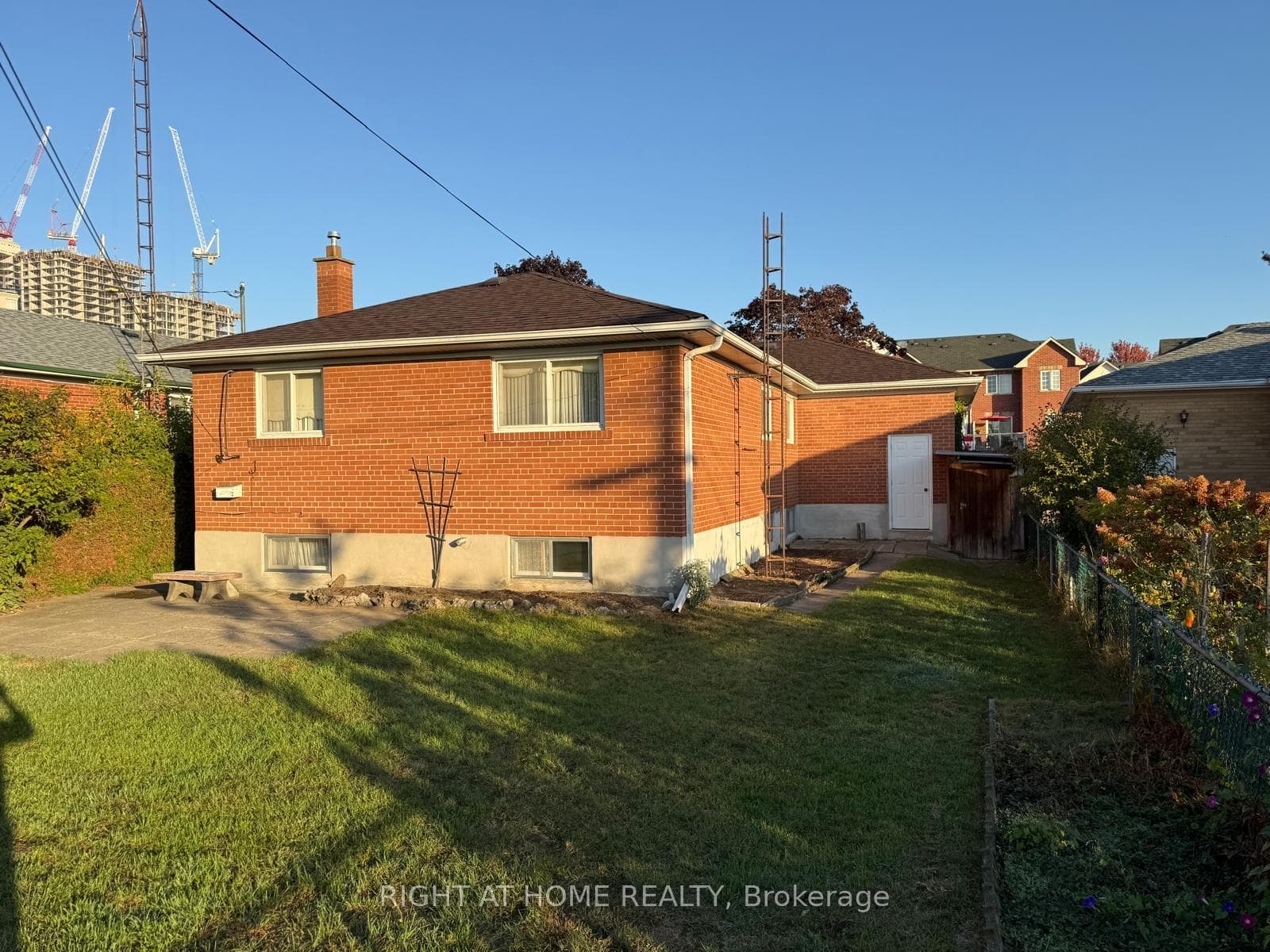 54 LEMONWOOD Drive photo 2