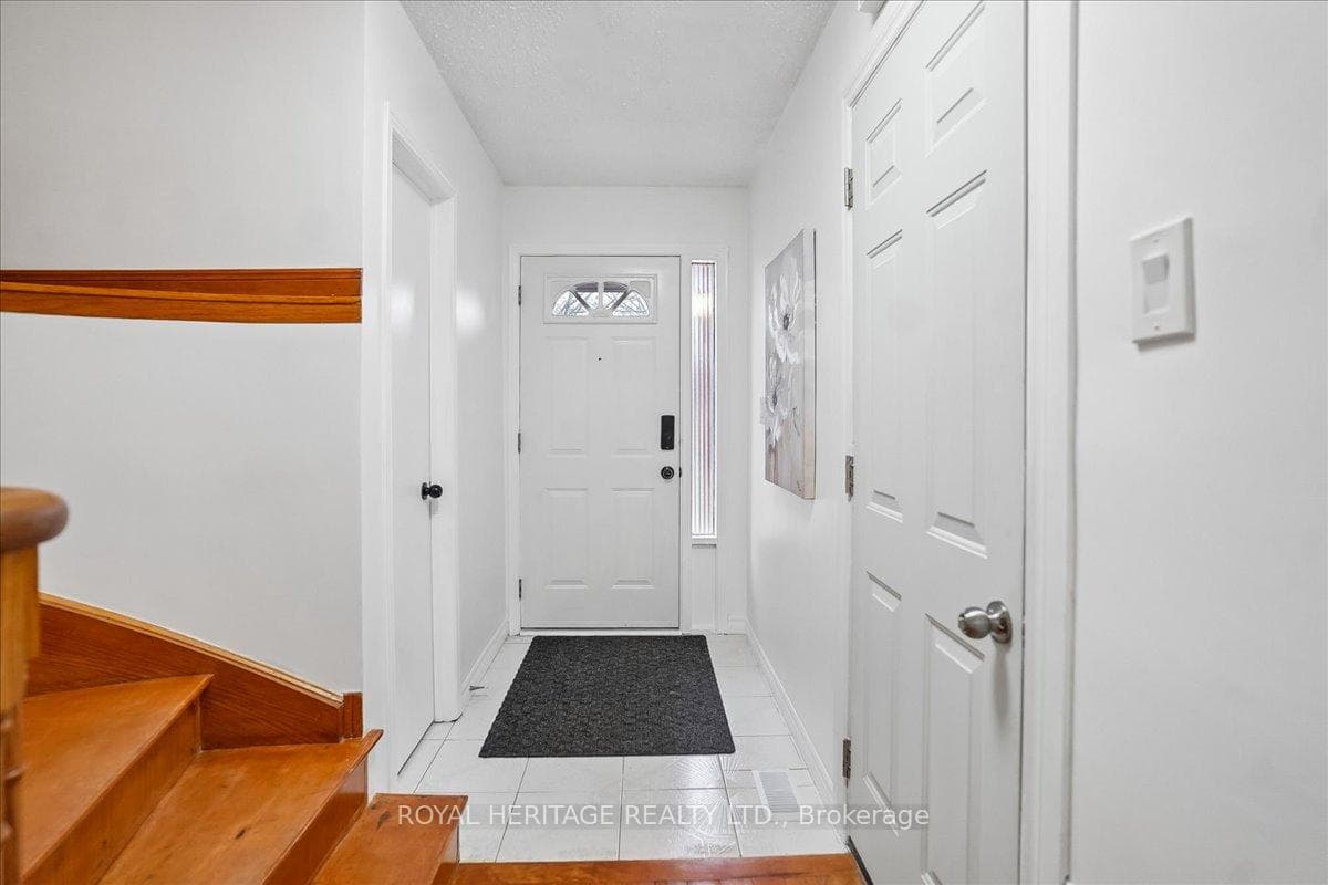 148 Adele Crescent photo 13