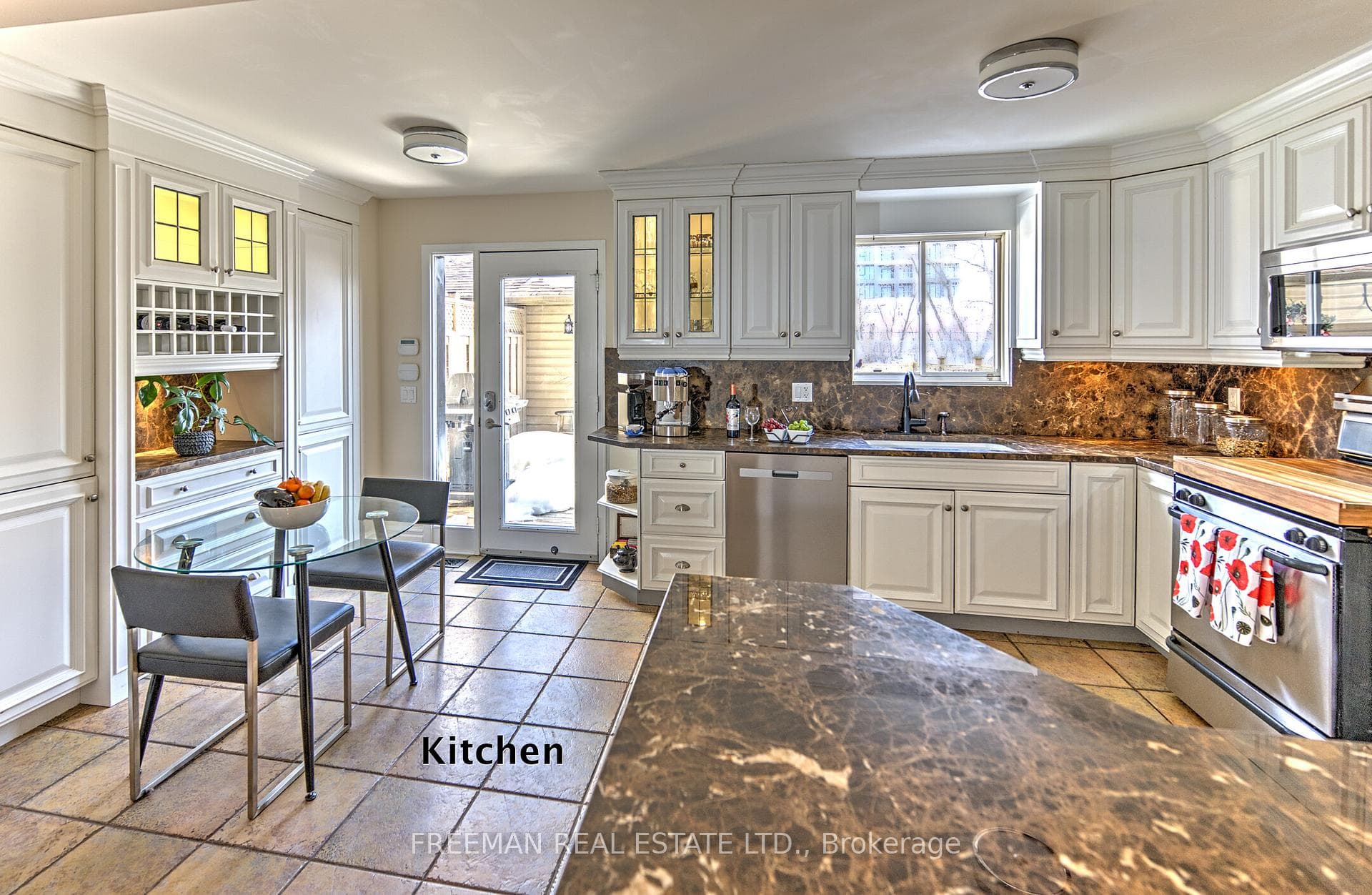35 Acores Avenue photo 8