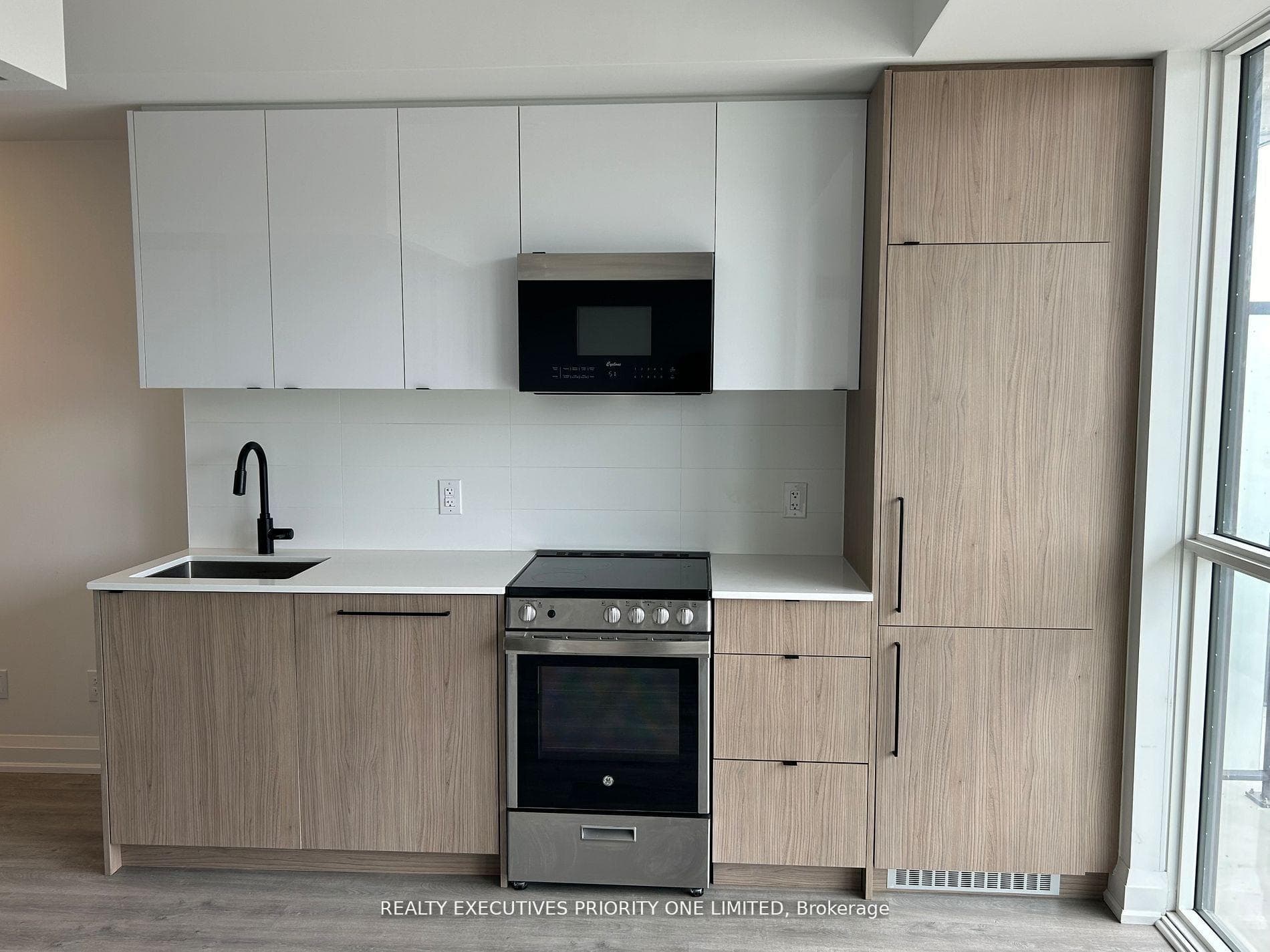 2369 Danforth Avenue Unit 407 photo 4