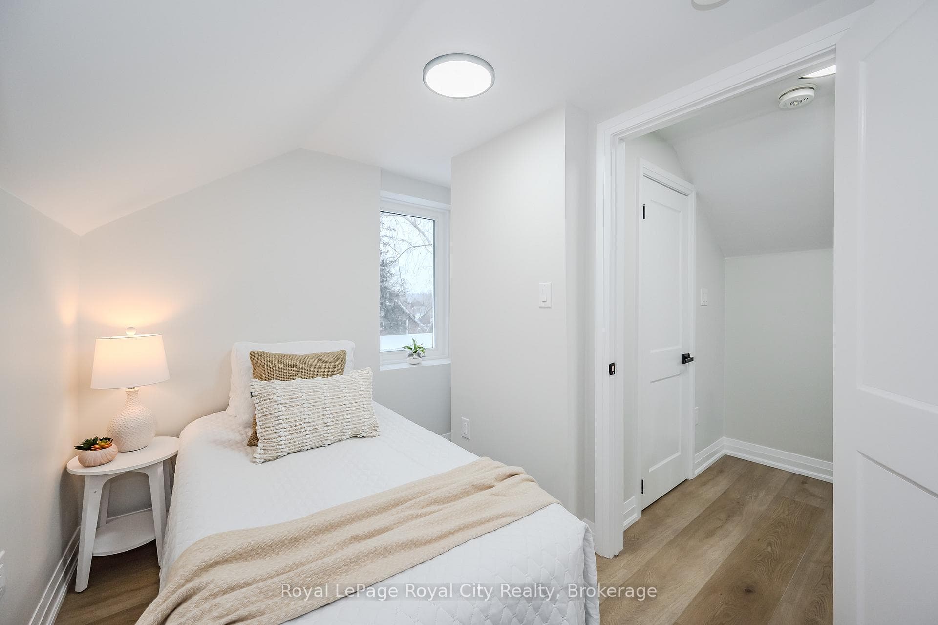 58 Hayes Avenue photo 27