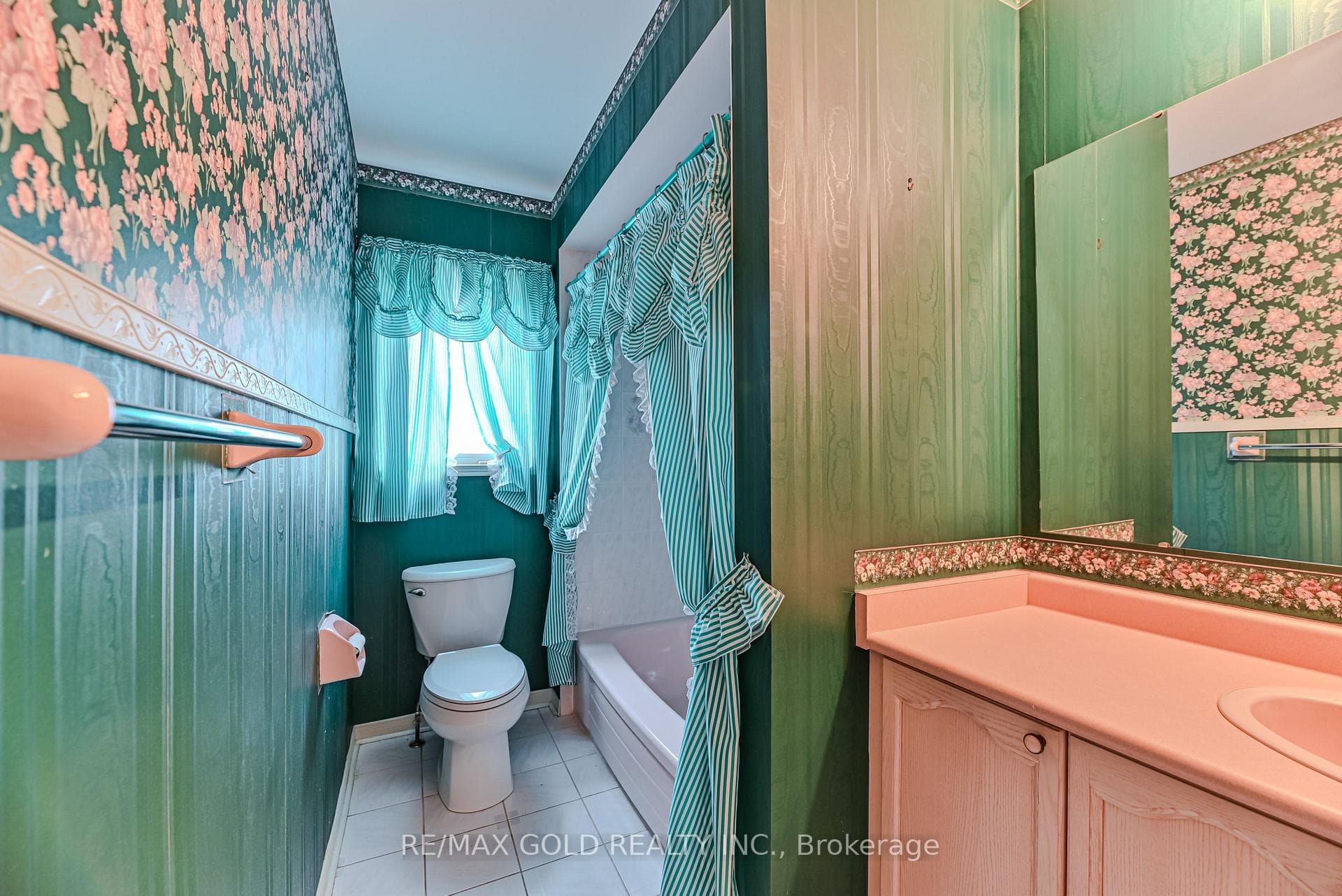 27 Bighorn Crescent photo 32