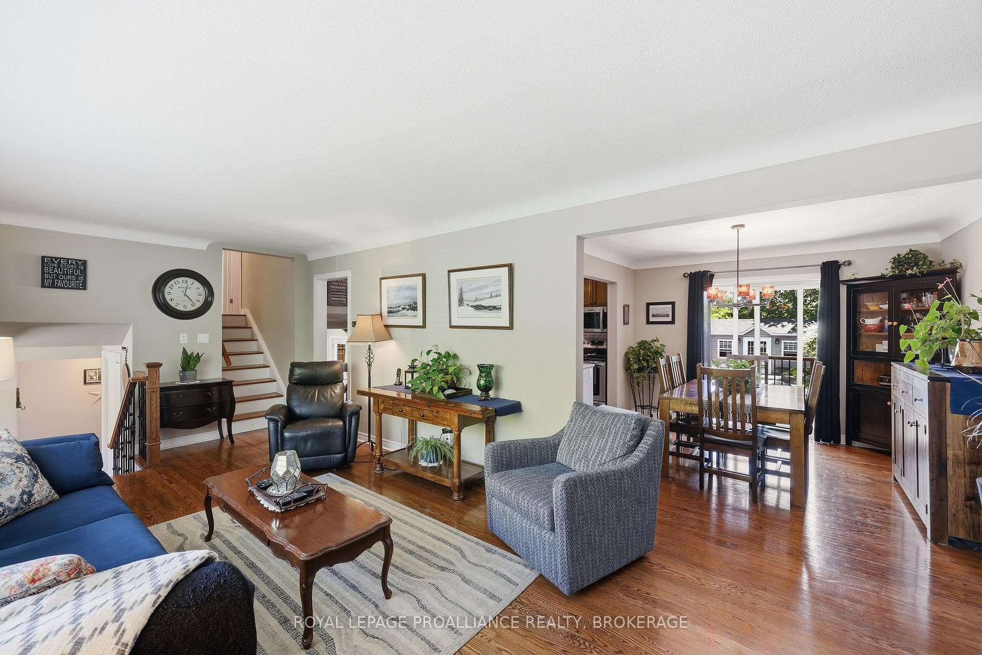 317 Avenue Road photo 26