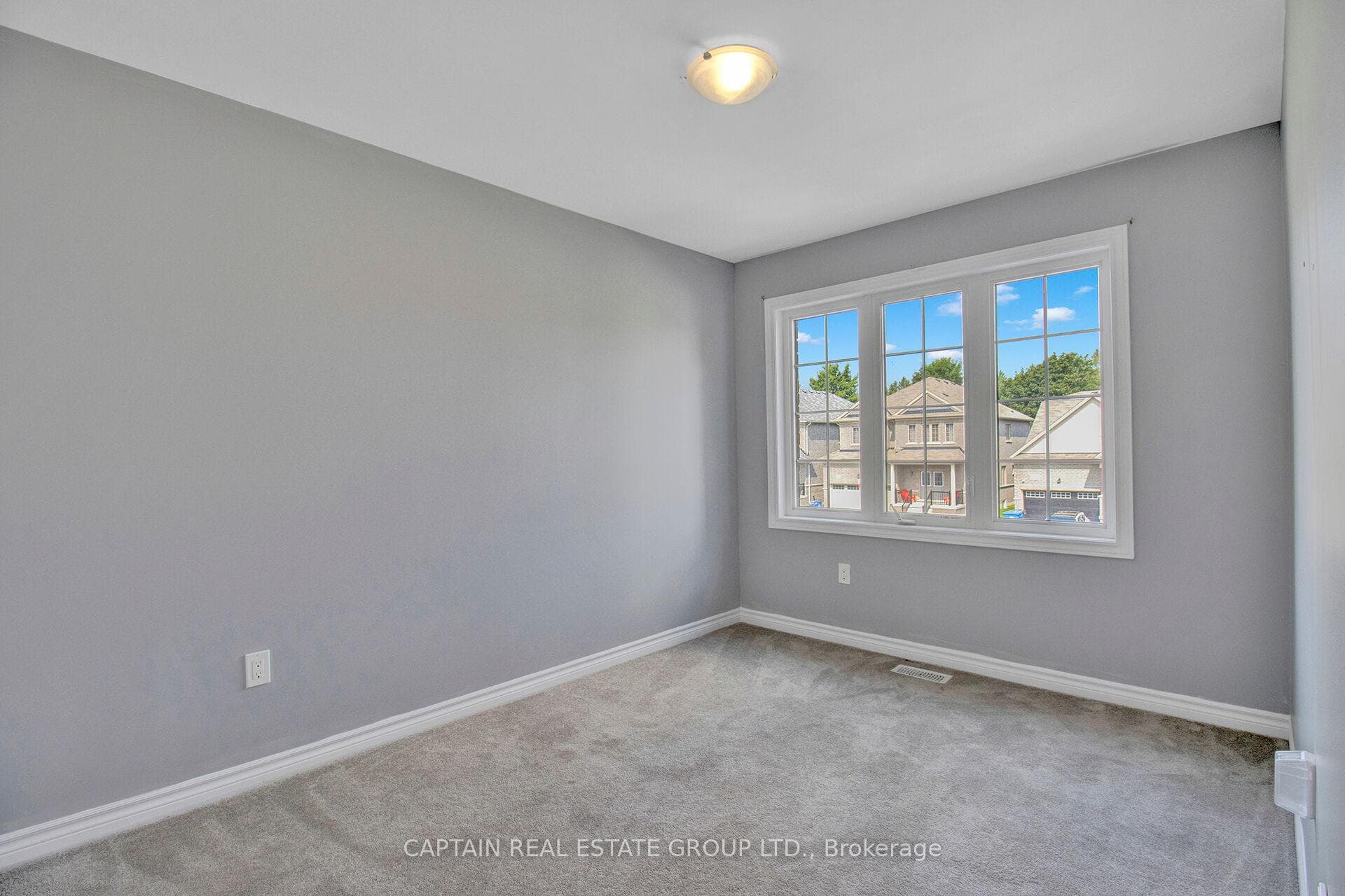 232 Ridley Crescent photo 32